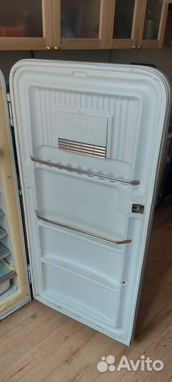 Холодильник ретро ЗИЛ