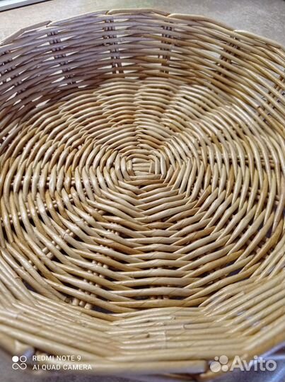 Корзинка из бумажной лозы