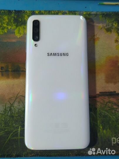 Samsung Galaxy A50, 4/64 ГБ