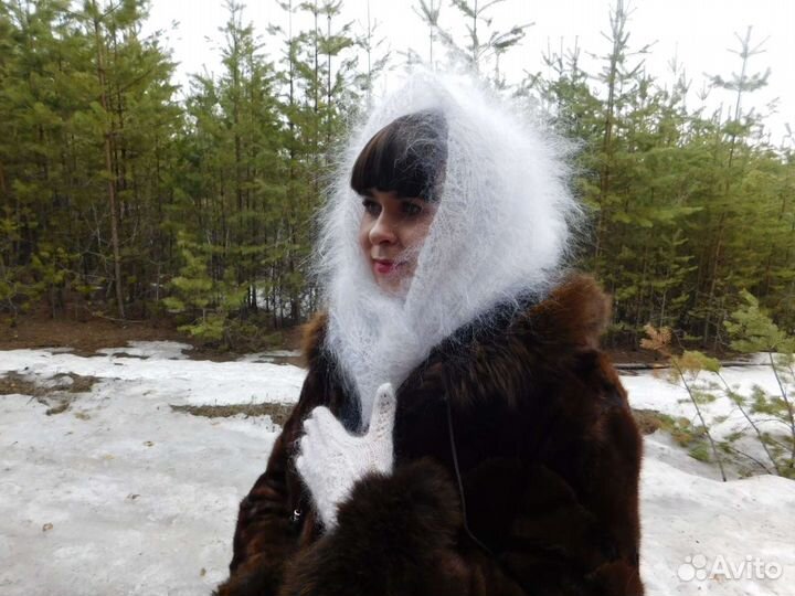 Белый пуховый платок ажурный