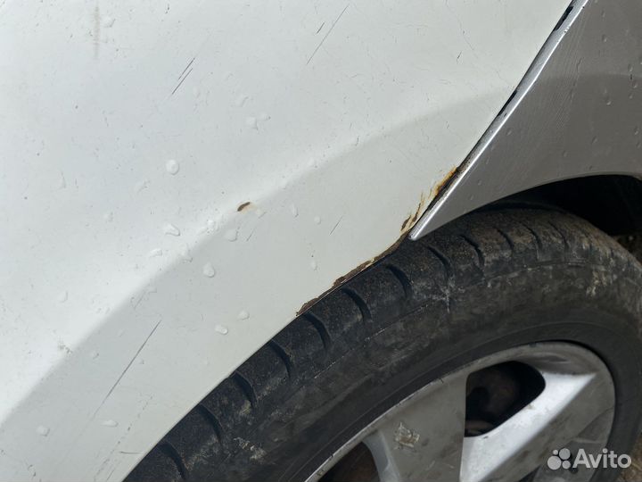 Продам крыло Honda Civic 4D