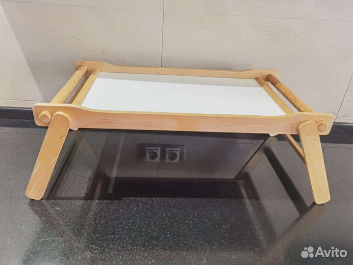 Столик для завтрака, ноутбука