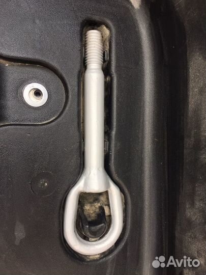 Буксировочный крюк tesla model 3, Y