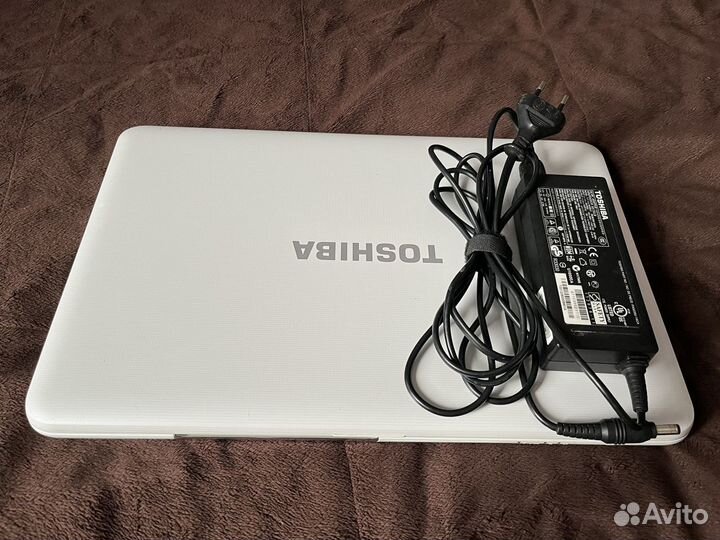 Toshiba L850-B2W, i5, 8GB, SSD 275GB