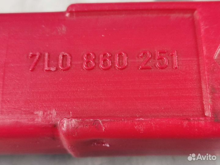 Знак аварийной остановки VW Туарег Гольф Пассат