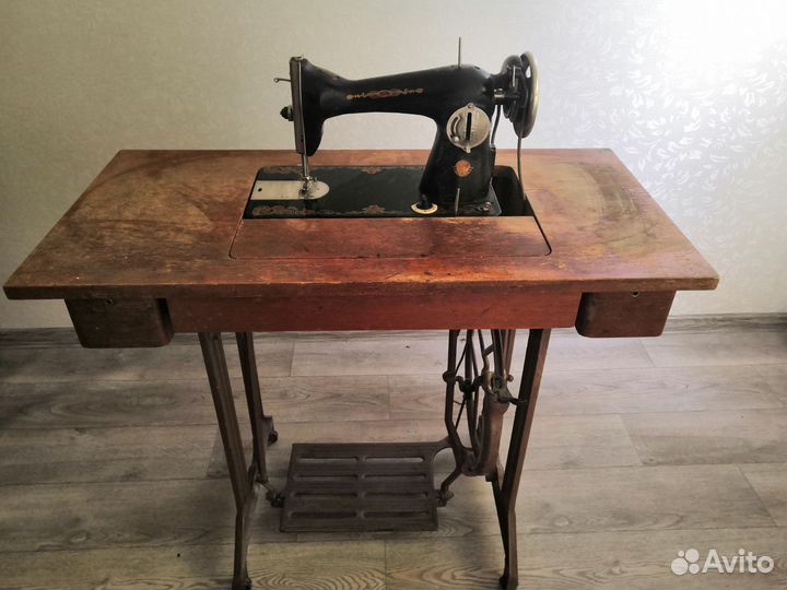 Швейная машина пмз им. Калинина