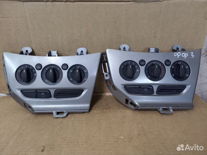 Блок управления климат-контролем Ford Focus 3