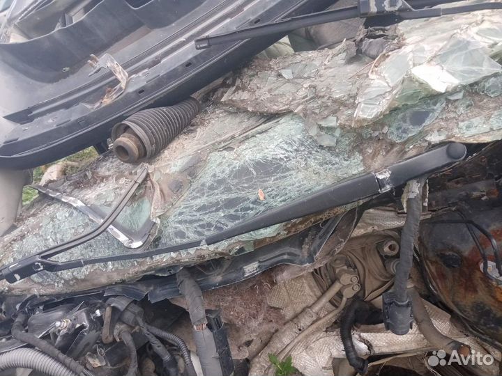 Поводок дворников передний Volkswagen Passat 6