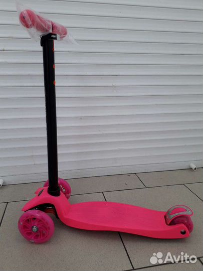 Самокат свет. колёса (Макс. нагр 60кг ) новый