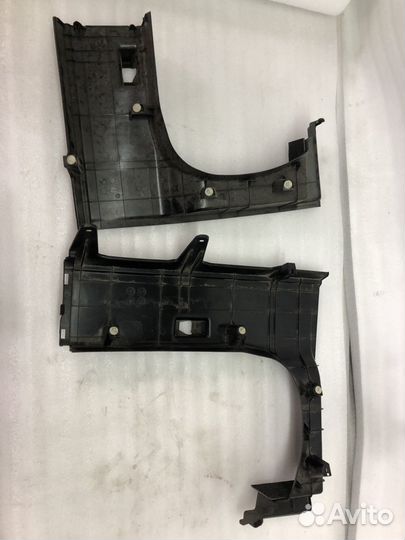 Обшивка багажника правая пластик Toyota Camry 50