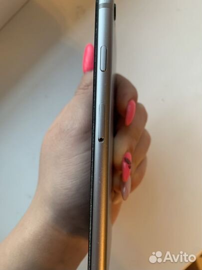 Телефон iPhone 6