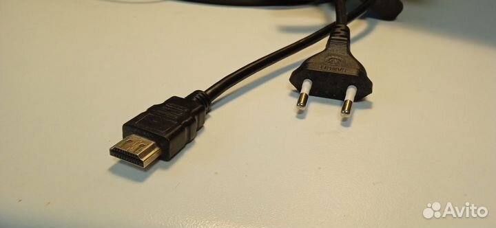 Монитор Samsung 1366x768