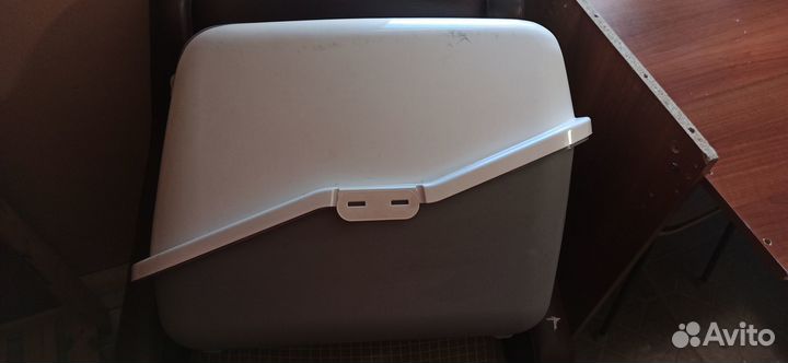 Закрытый туалет для кошки