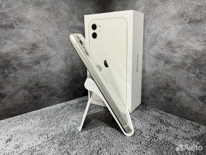 iPhone 11, 64 ГБ
