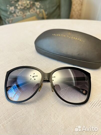 Очки солнцезащитные