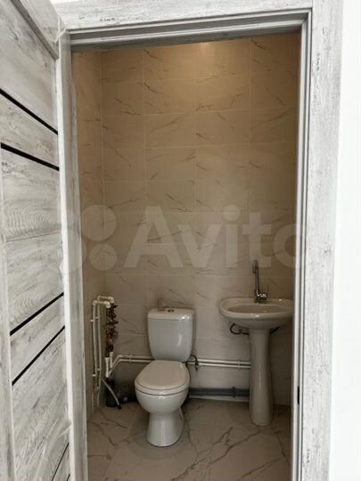 Помещение с витражами