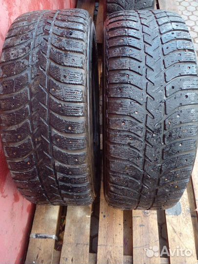Bridgestone Ice Cruiser 5000 215/60 R16