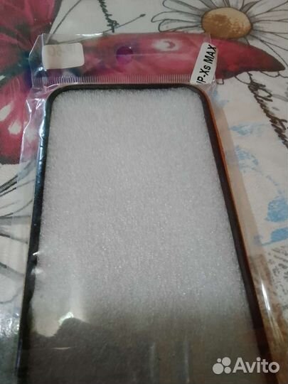 Чехол на iPhone 6s новый(с подставкой)