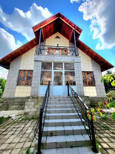 Дом 265,3 м² на участке 15 сот.