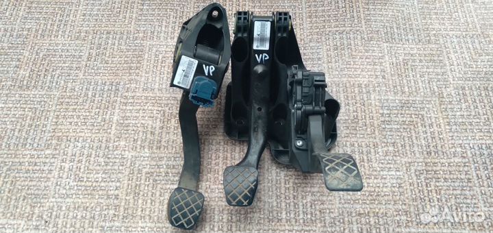 Педали VW Polo Sedan 2014г