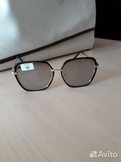 Солнцезащитные очки женские