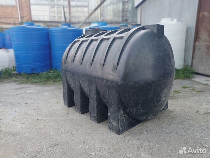 Новая горизонтальная емкость для воды 3000 литров
