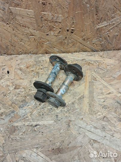 Развальные болты Kia Sorento BL D4CB передние