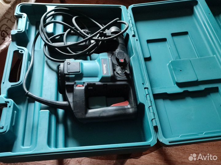 Перфоратор makita HR 3000c