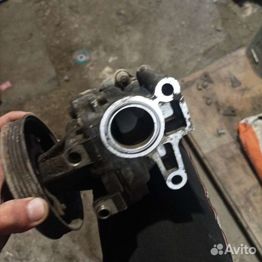 Помпа на Suzuki Grant Vitara 2.0 AT