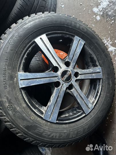 Kumho I'Zen KW22 195/65 R15