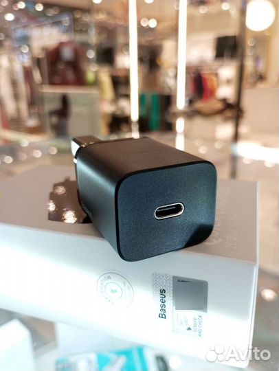 Сзу 20 Вт + кабель Type-C - Lightning (Baseus)