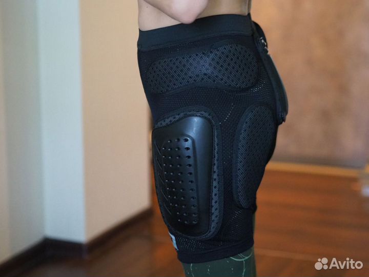 Защита для сноуборда шорты