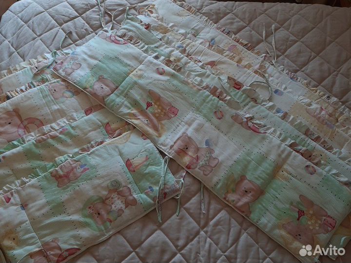 Бортики, постельное белье, одеяла, подушечки