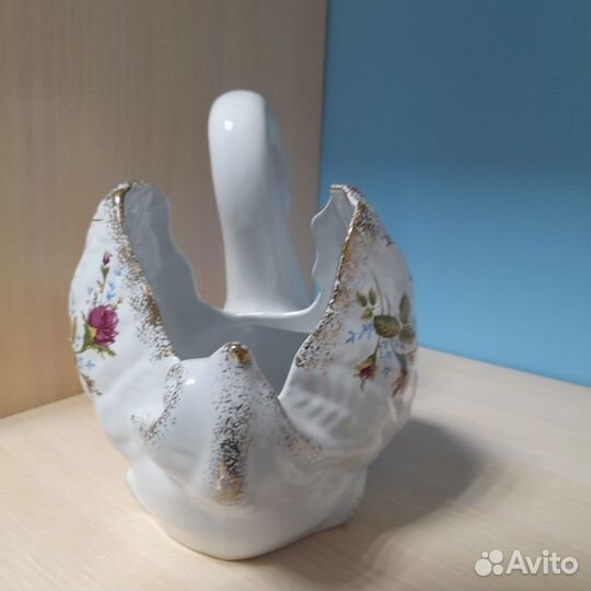 Конфетница Лебедь