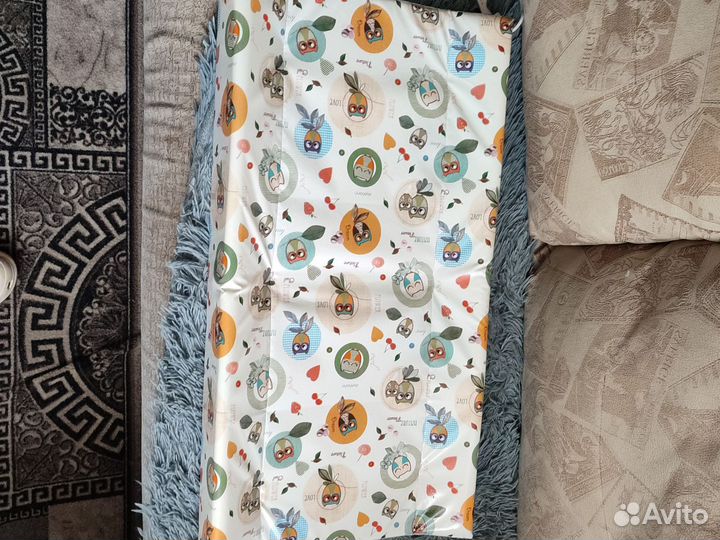 Пеленальная доска на кроватку в отличном состоянии