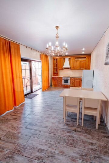 2-к. квартира, 69 м², 2/2 эт.