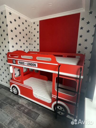 Двухъярусная детская кровать