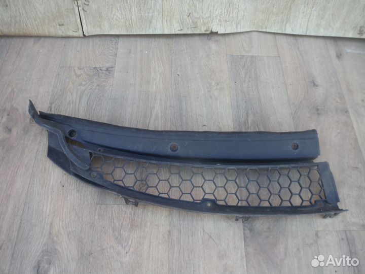 Жабо накладка ветрового стекла правая LADA Priora