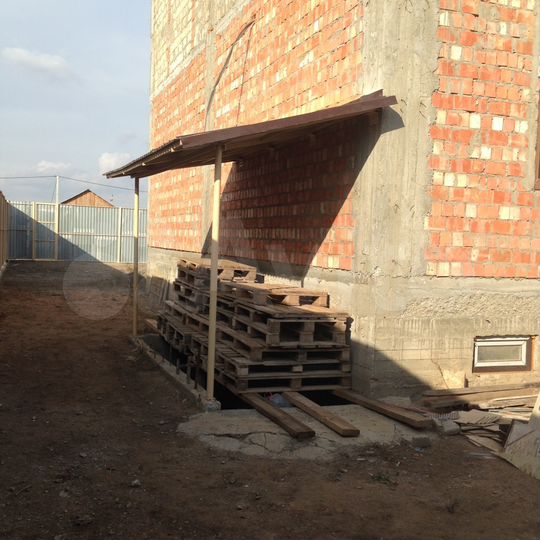 Коттедж 250 м² на участке 10 сот.