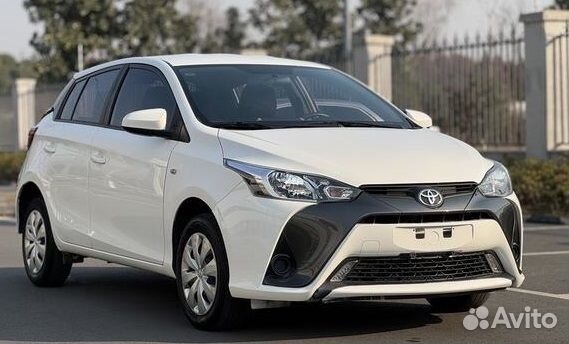 Toyota Yaris 1.5 CVT, 2021, 62 750 км