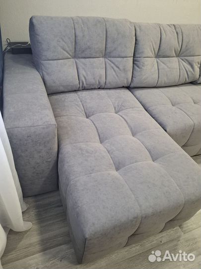 Большой угловой диван