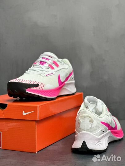 Кроссовки оптом