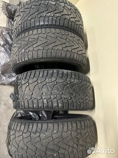 Pirelli Ice Zero 245/40 R20 и 275/35 R20