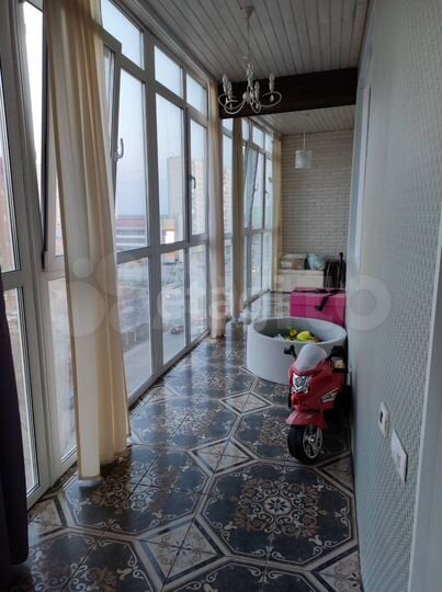 2-к. квартира, 71,1 м², 7/13 эт.