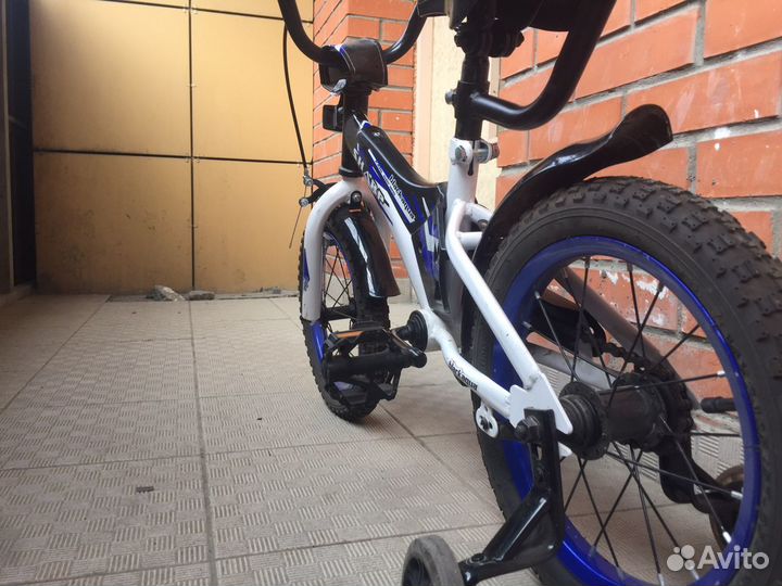 Детский велосипед с родительской ручкой