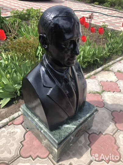 Бюст Путина В.В