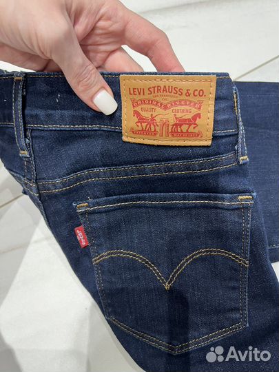 Джинсы Levis 711