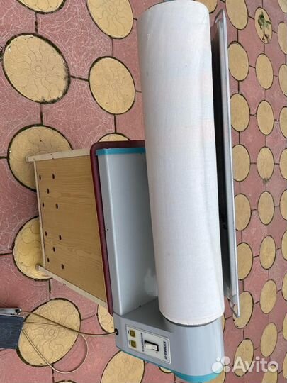 Продам гладильную машинку (ножную) 