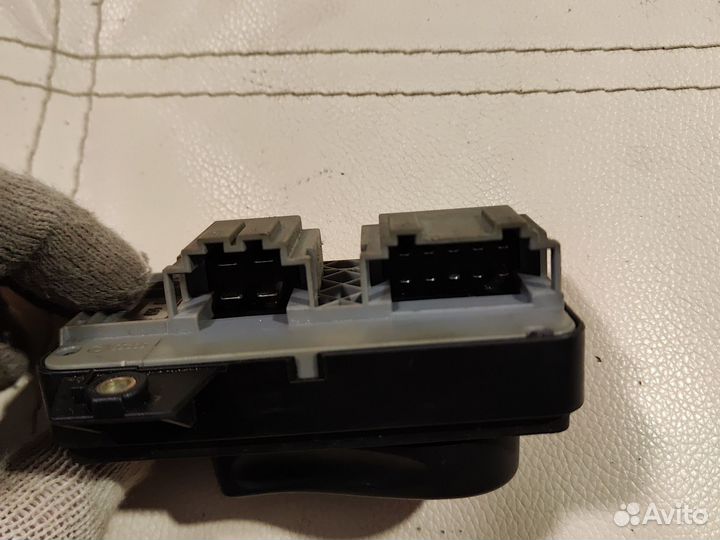 Блок микролифта сиденья Ауди а 6 с 5