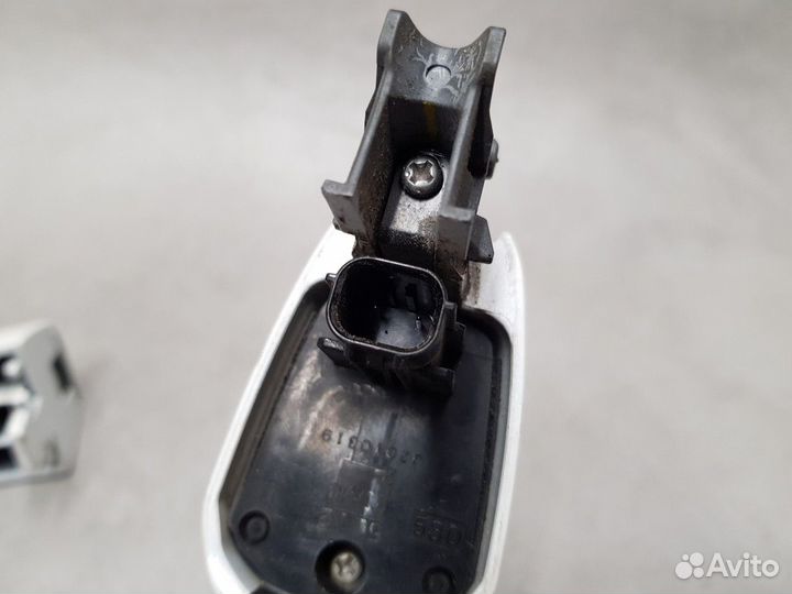 Ручка двери передней правой R Lexus LX